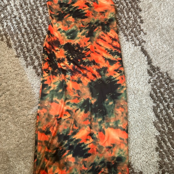 Women’s fitted dress - Picture 3 of 4